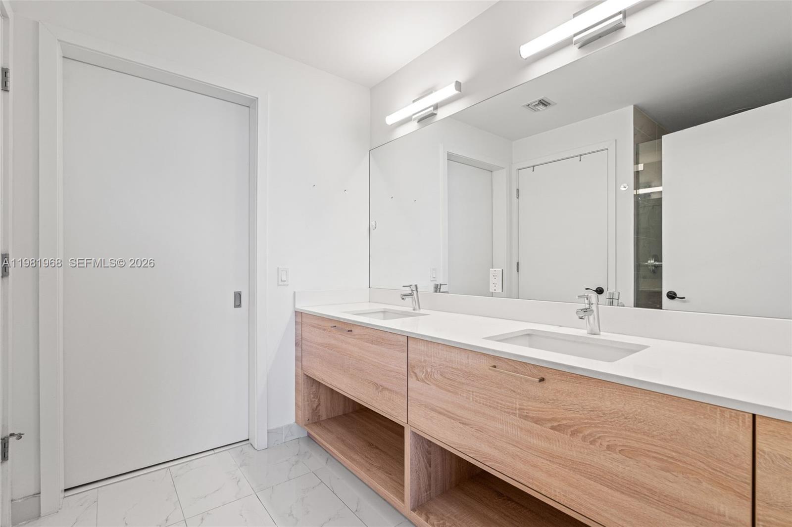 16385 Biscayne Blvd #3201 North Miami Beach, FL 33160