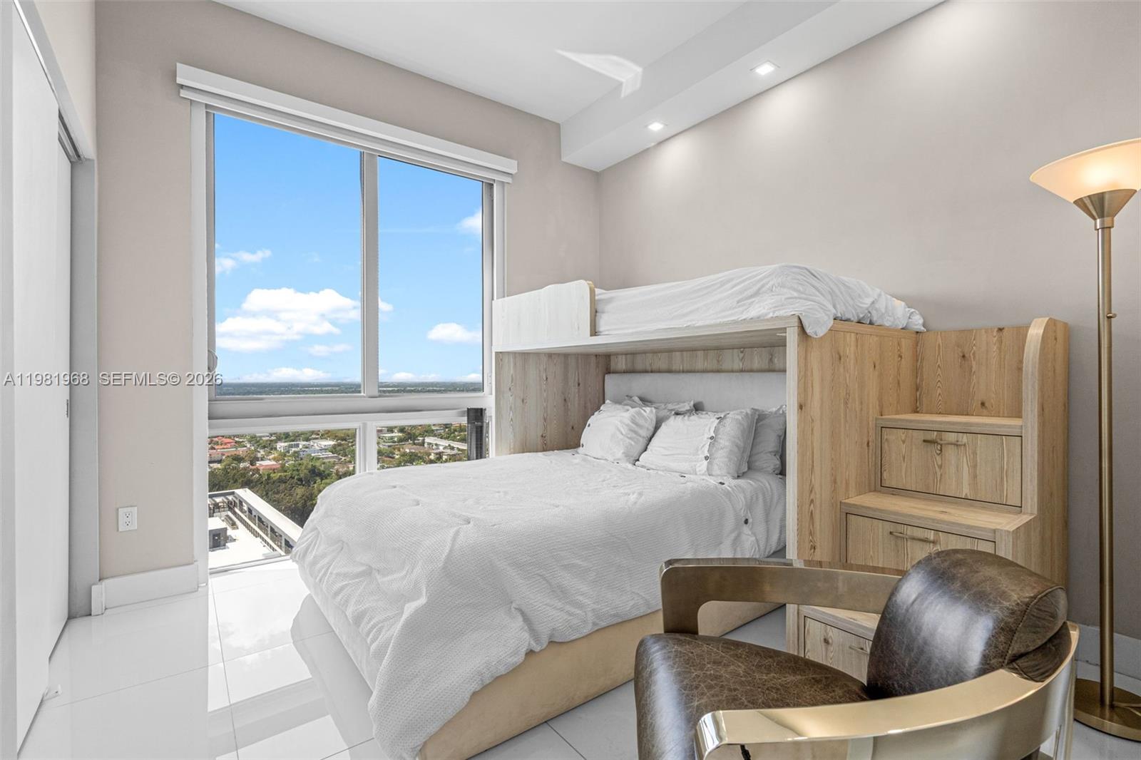 16385 Biscayne Blvd #3201 North Miami Beach, FL 33160