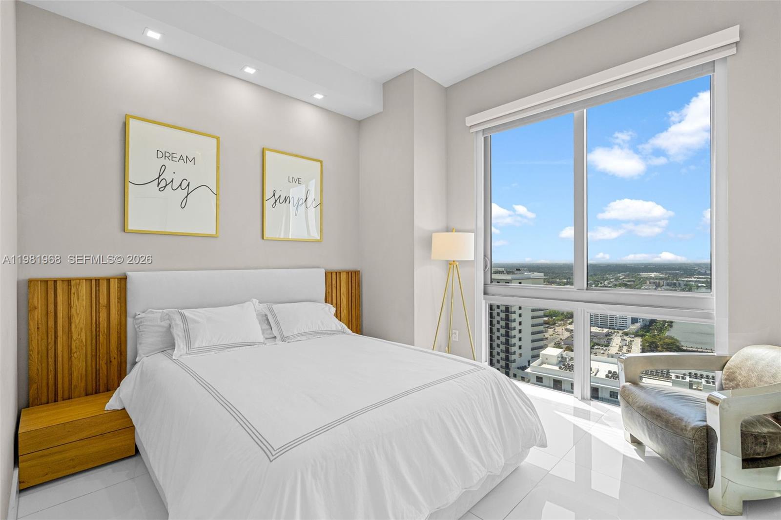 16385 Biscayne Blvd #3201 North Miami Beach, FL 33160