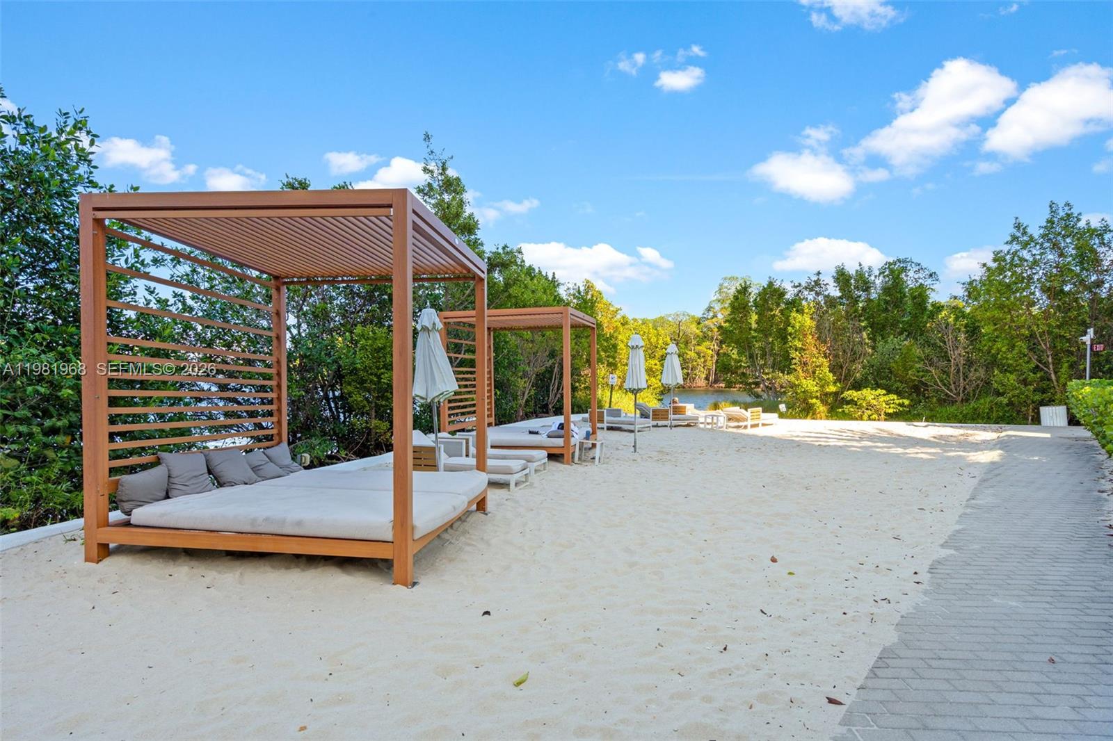 16385 Biscayne Blvd #3201 North Miami Beach, FL 33160