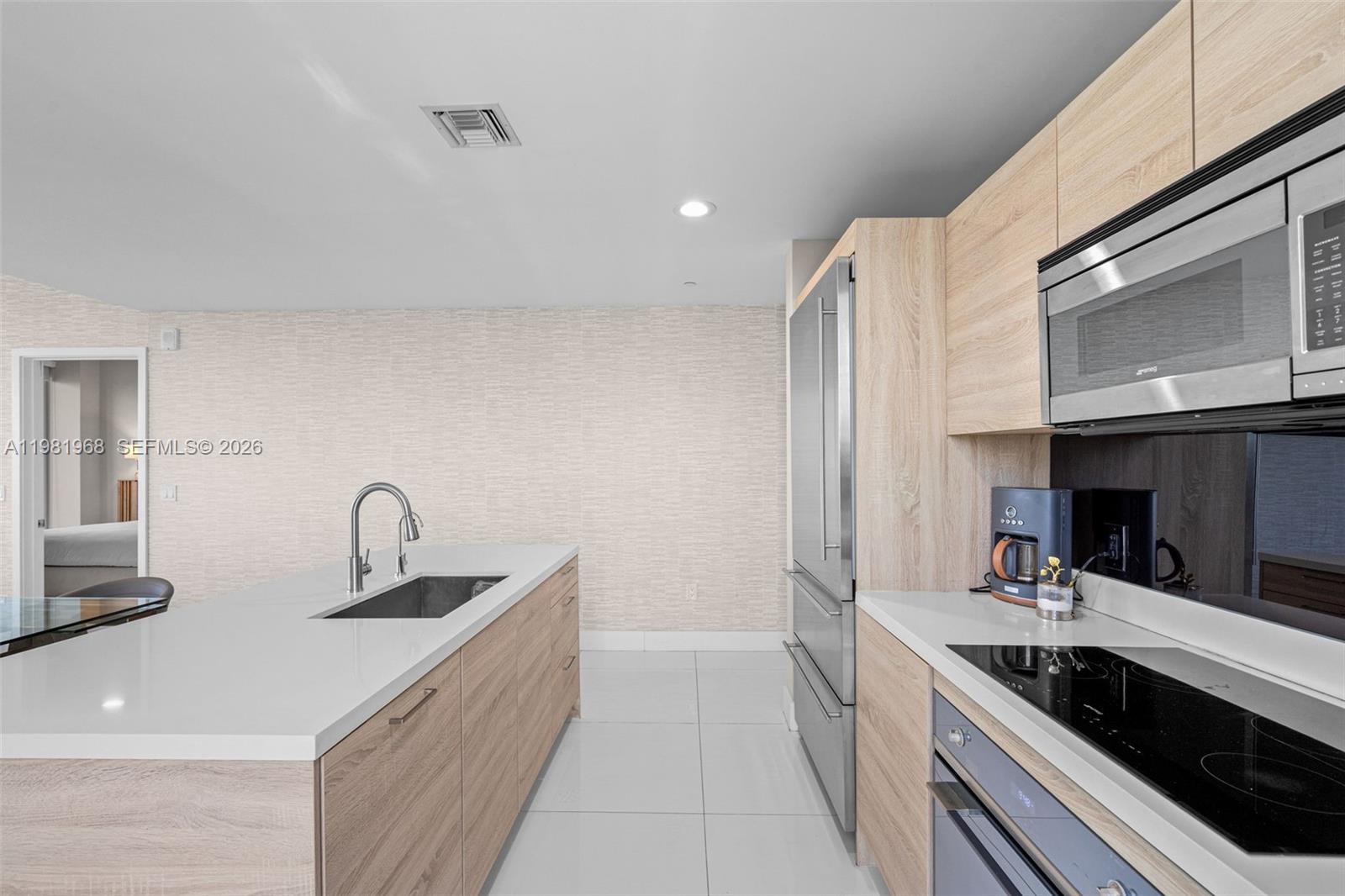 16385 Biscayne Blvd #3201 North Miami Beach, FL 33160