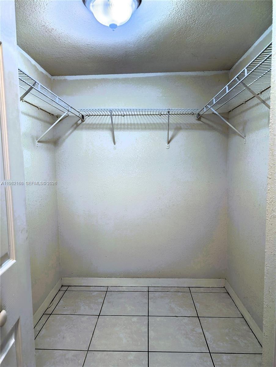 2485 W 76th St #109 Hialeah, FL 33016