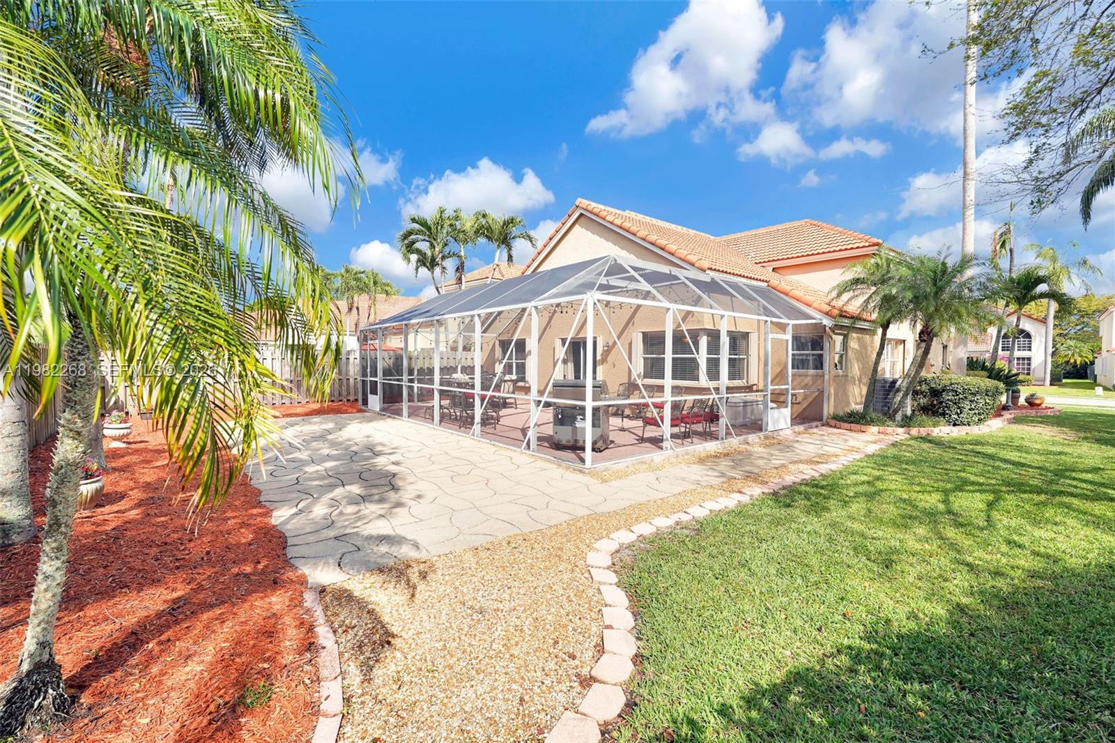 2632 Oak Park Cir Davie, FL 33328