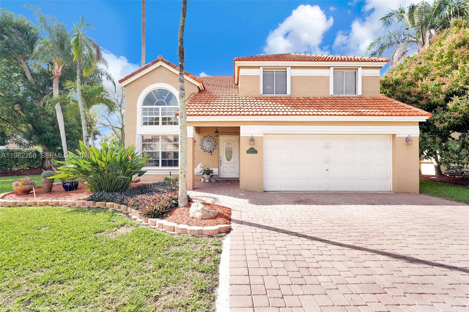 2632 Oak Park Cir Davie, FL 33328