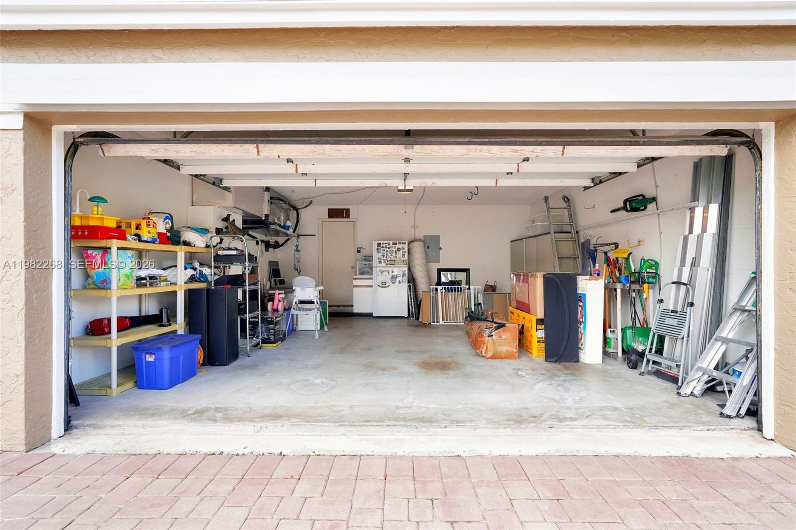 2632 Oak Park Cir Davie, FL 33328