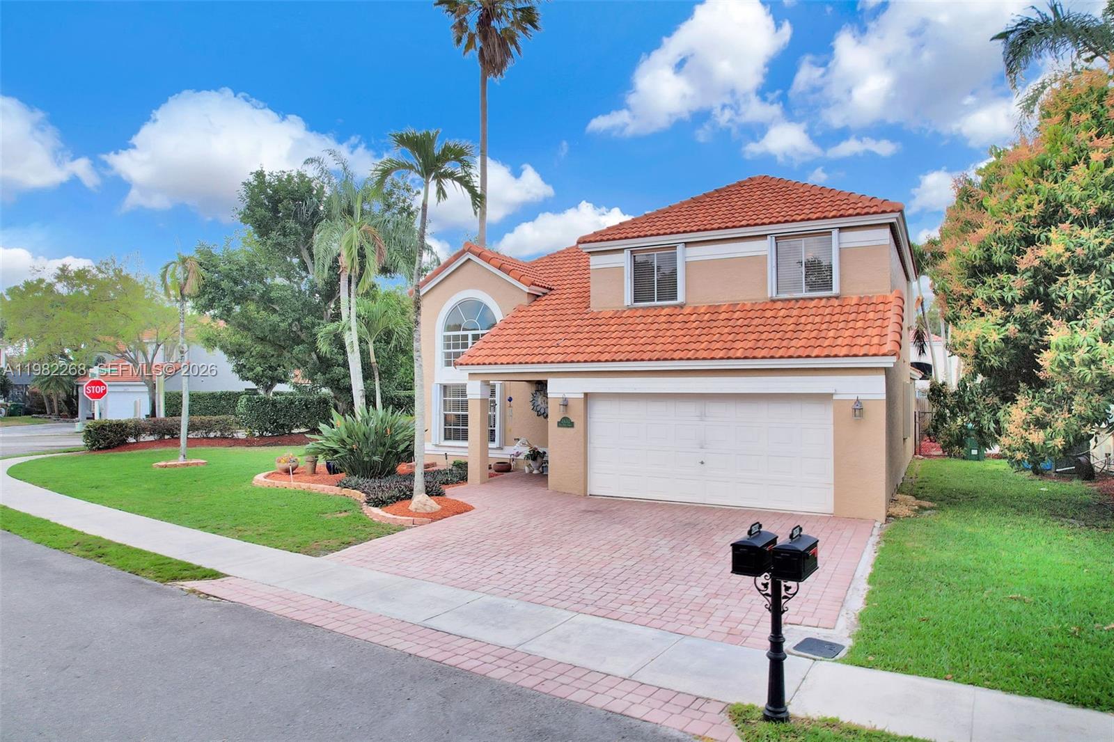 2632 Oak Park Cir Davie, FL 33328