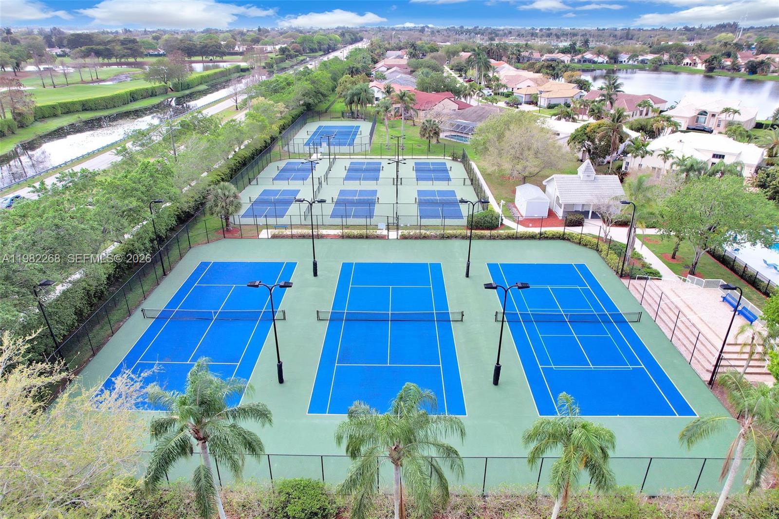 2632 Oak Park Cir Davie, FL 33328