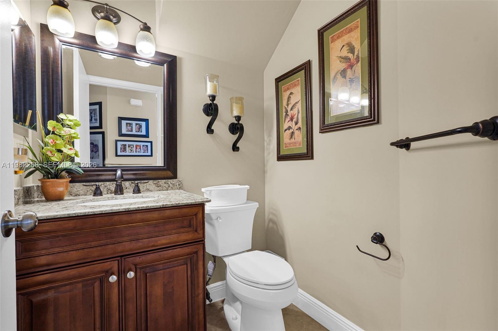 2632 Oak Park Cir Davie, FL 33328