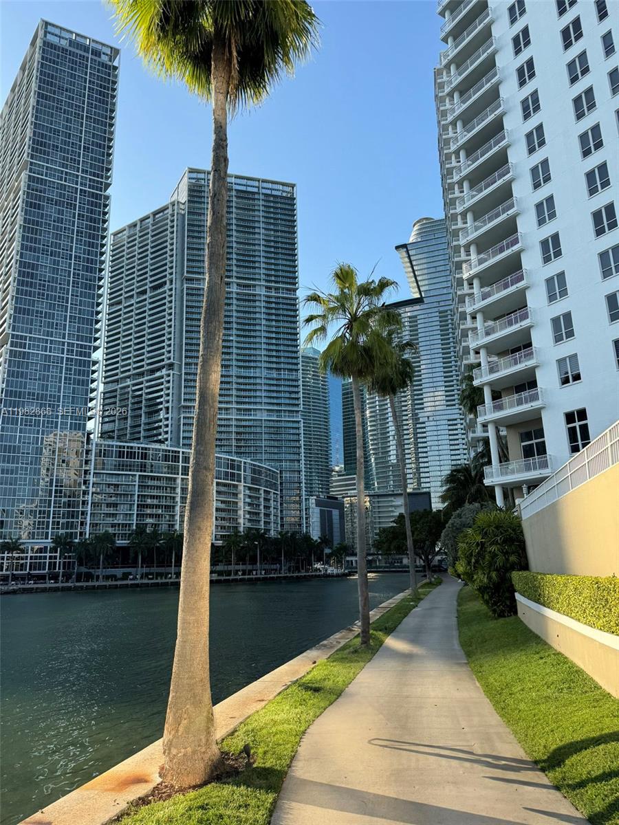 701 Brickell Key Blvd #910 Miami, FL 33131