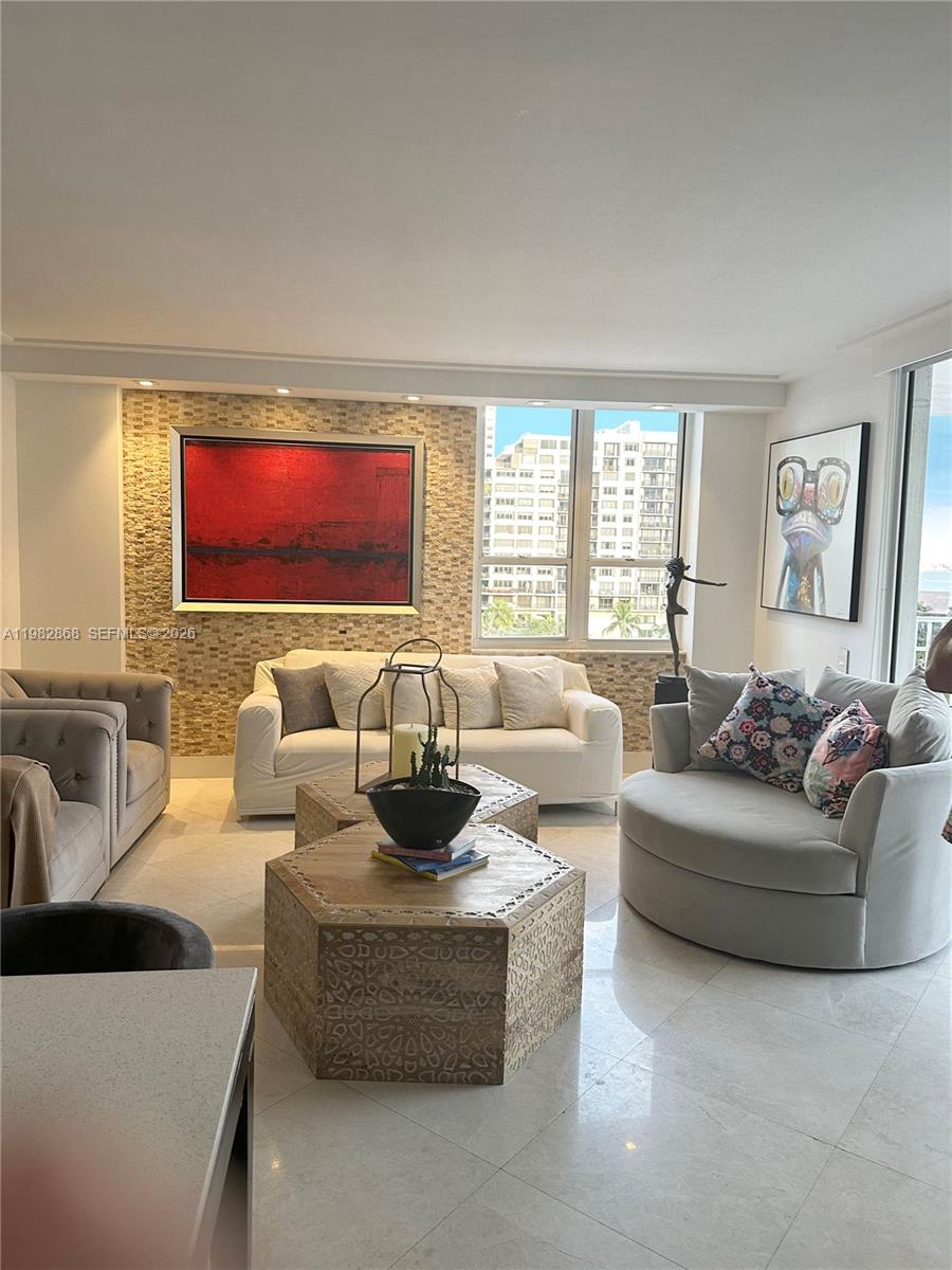 701 Brickell Key Blvd #910 Miami, FL 33131