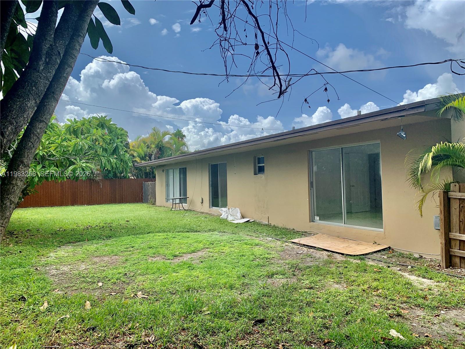 9798 SW 158th St Miami, FL 33157