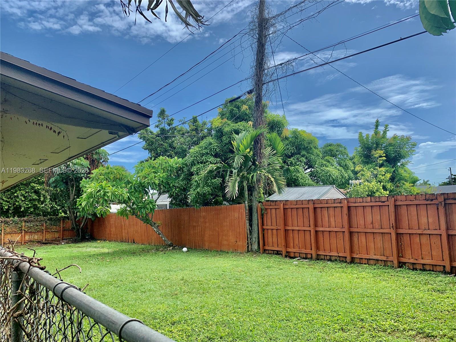 9798 SW 158th St Miami, FL 33157