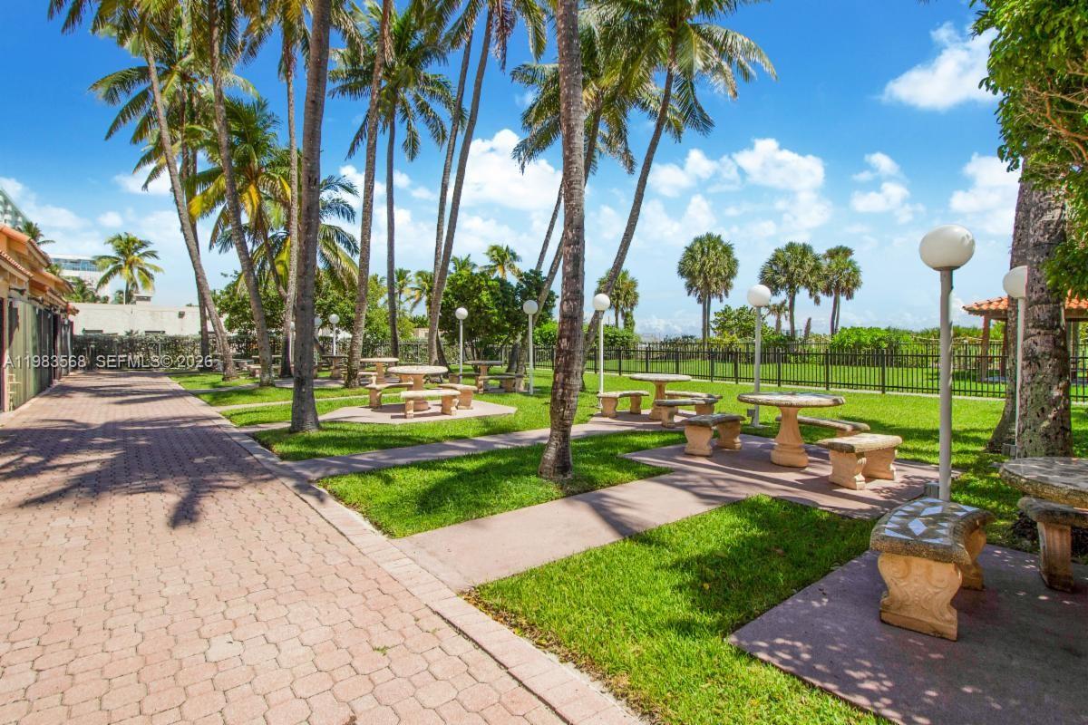 2555 Collins Ave #1707 Miami Beach, FL 33140