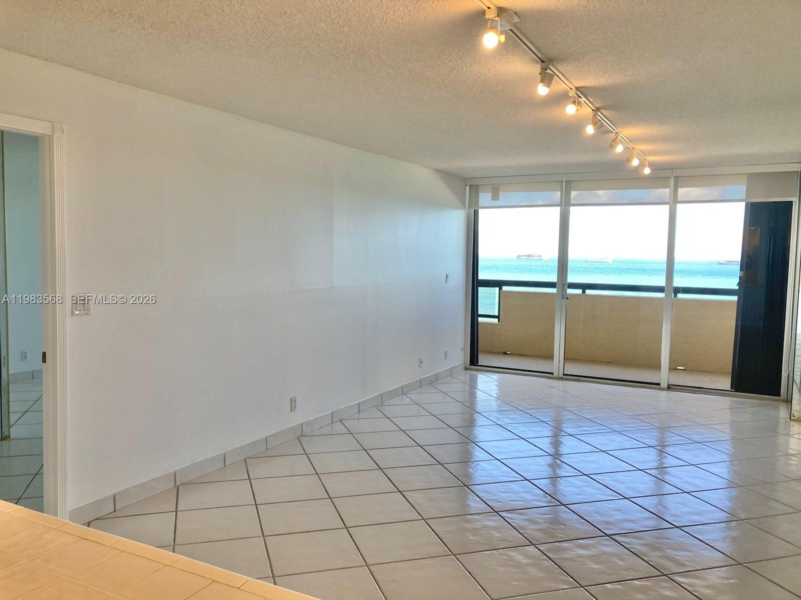 2555 Collins Ave #1707 Miami Beach, FL 33140