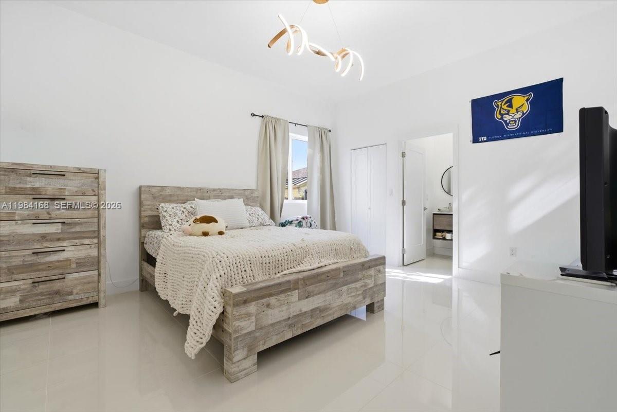 21205 Ingraham Ave Rd Cutler Bay, FL 33189