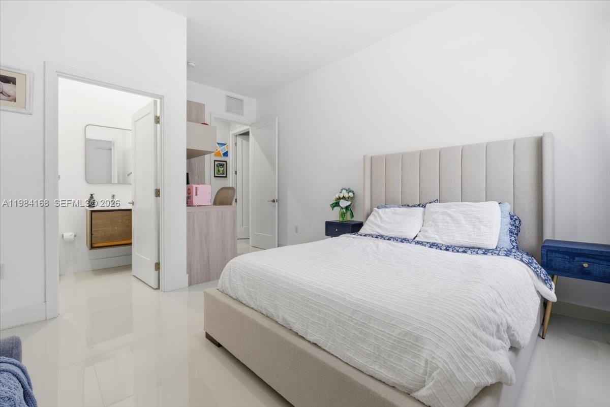 21205 Ingraham Ave Rd Cutler Bay, FL 33189