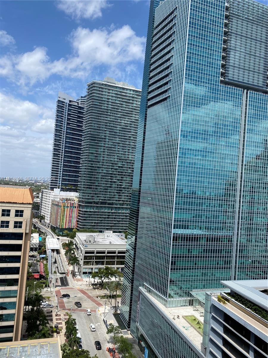 170 SE 14th St #2207 Miami, FL 33131