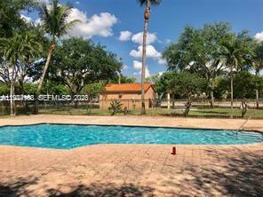 6045 NW 186th St #116 Hialeah, FL 33015