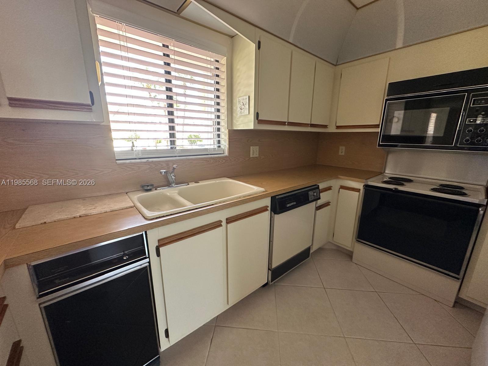 12524 Shoreline Dr #104 Wellington, FL 33414