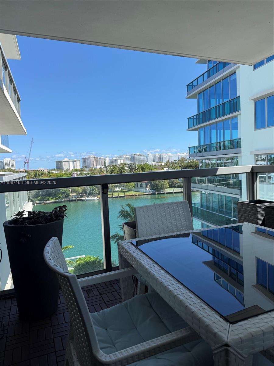 9261 E Bay Hbr Dr #607