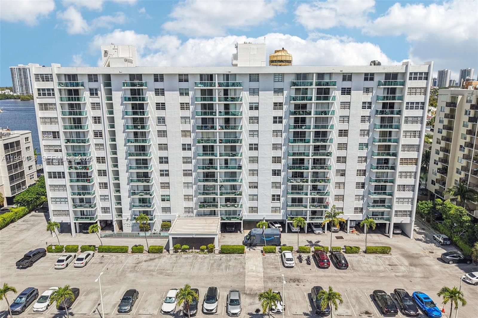 2841 NE 163rd St #605 North Miami Beach, FL 33160