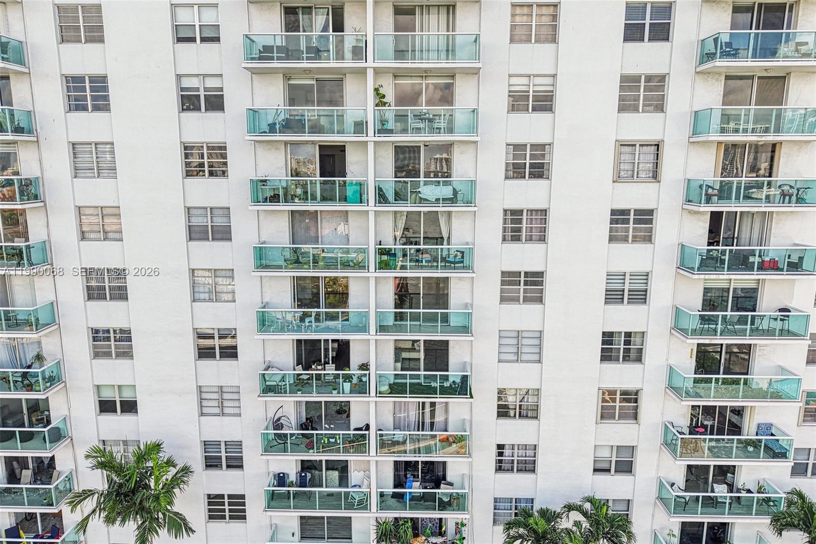 2841 NE 163rd St #605 North Miami Beach, FL 33160