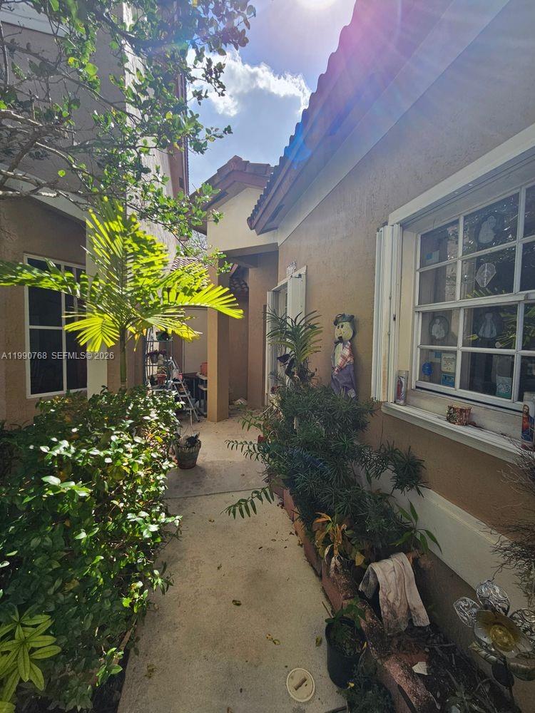 16132 Emerald Cv Rd Weston, FL 33331