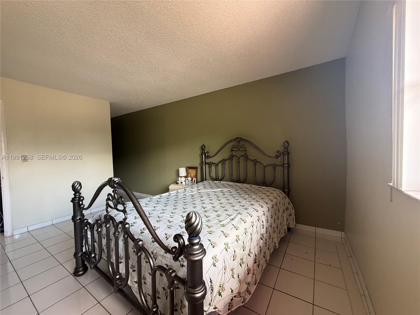 1800 W 54th St #108 Hialeah, FL 33012