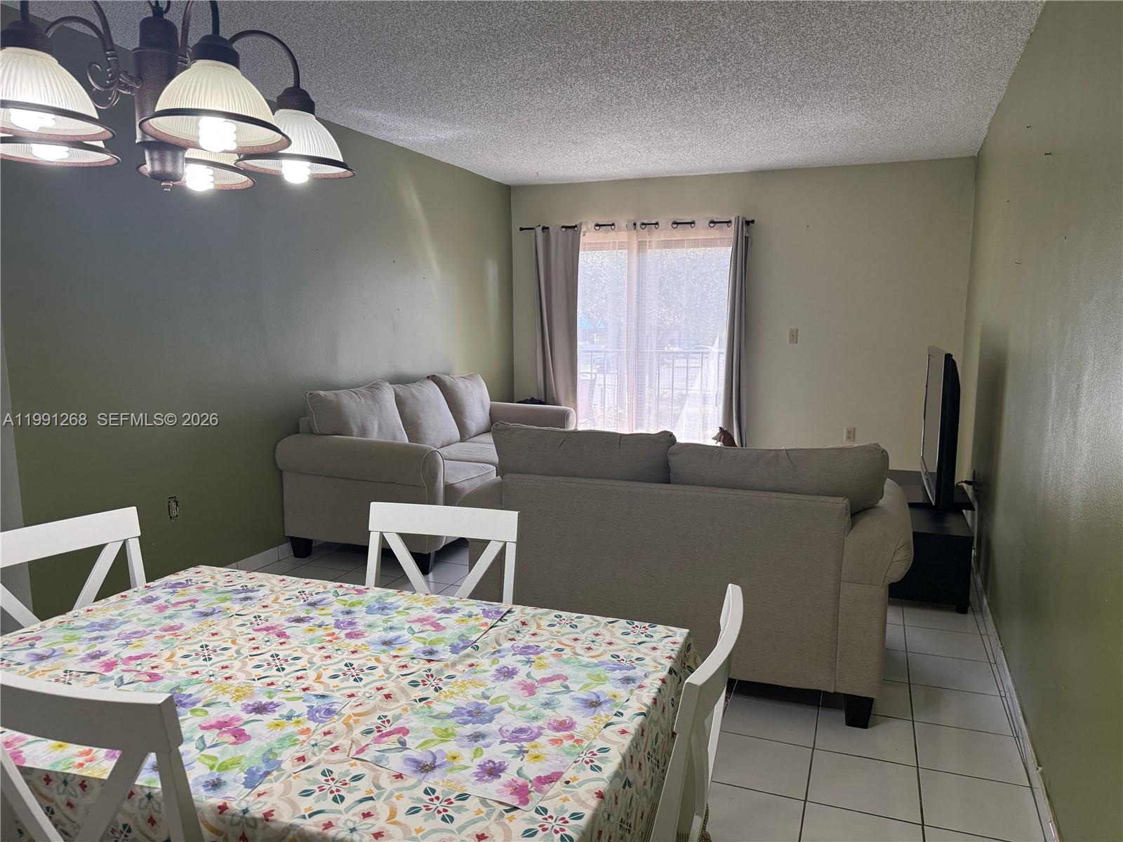 1800 W 54th St #108 Hialeah, FL 33012