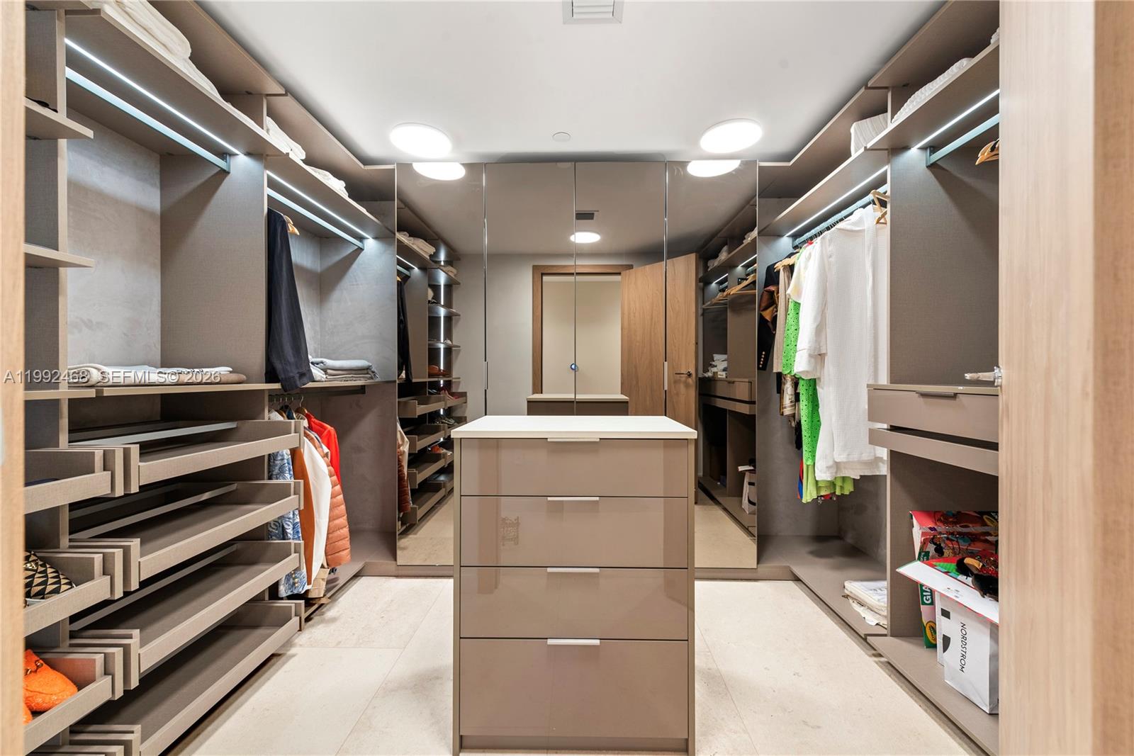 1135 103rd St #303 Bay Harbor Islands, FL 33154