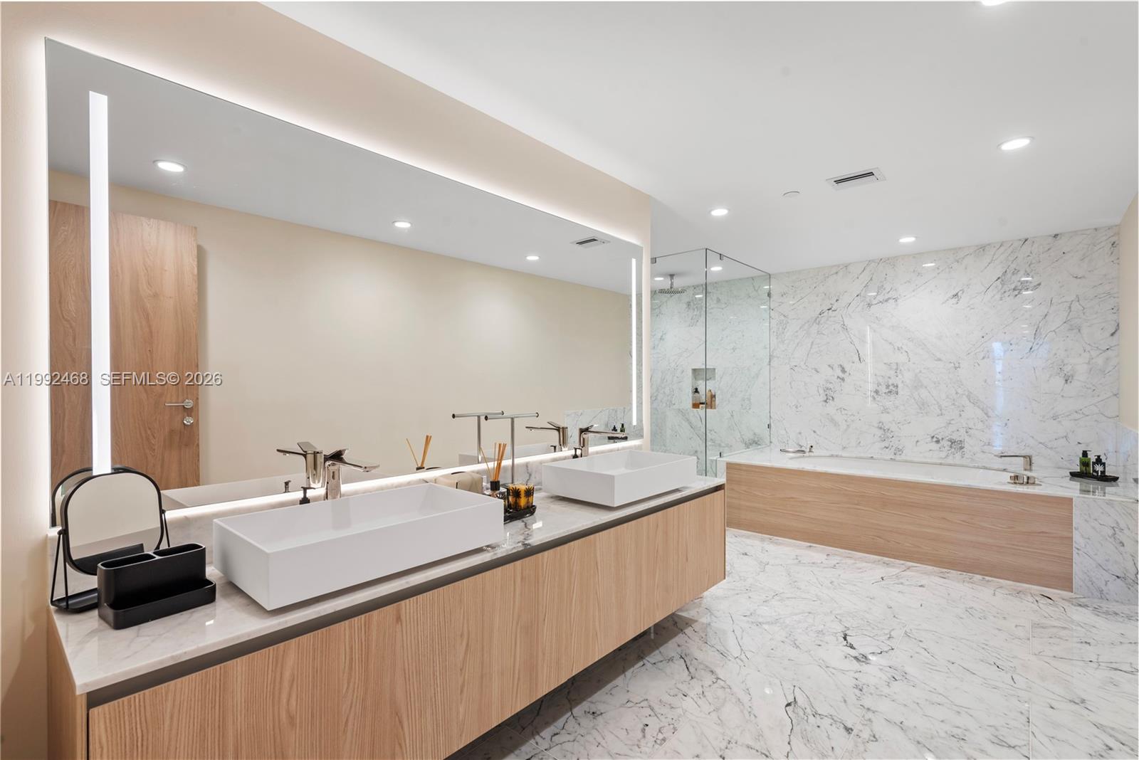 1135 103rd St #303 Bay Harbor Islands, FL 33154