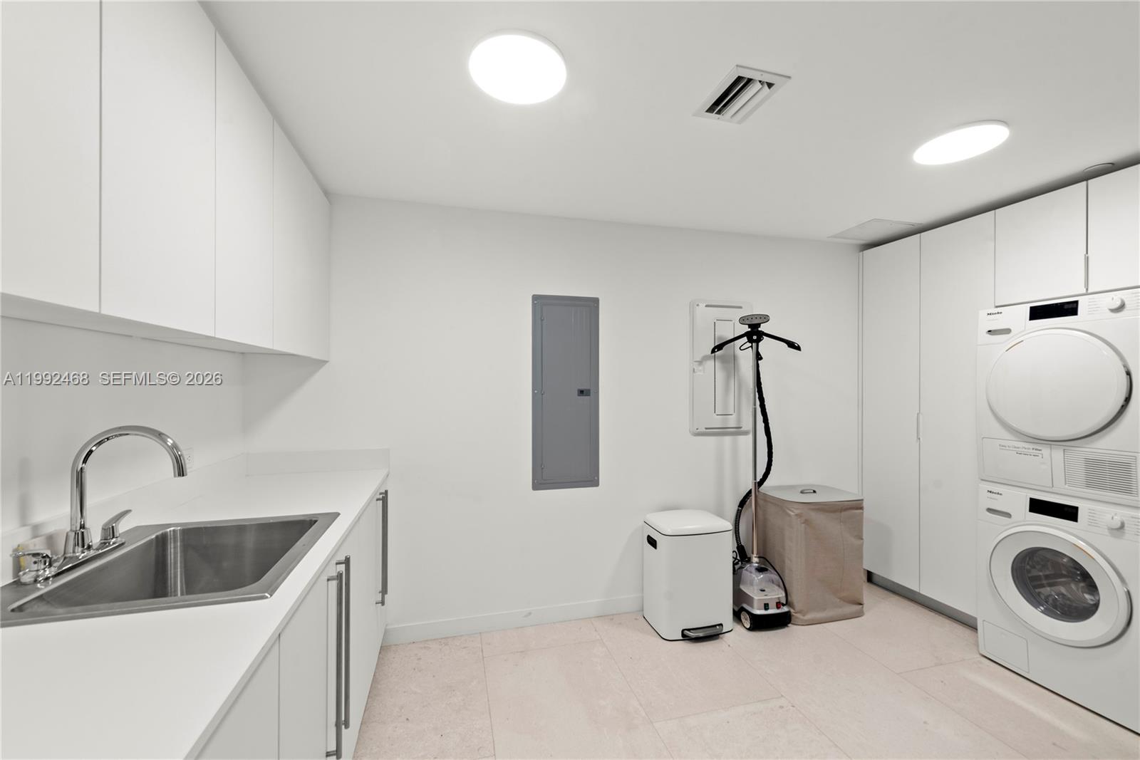 1135 103rd St #303 Bay Harbor Islands, FL 33154