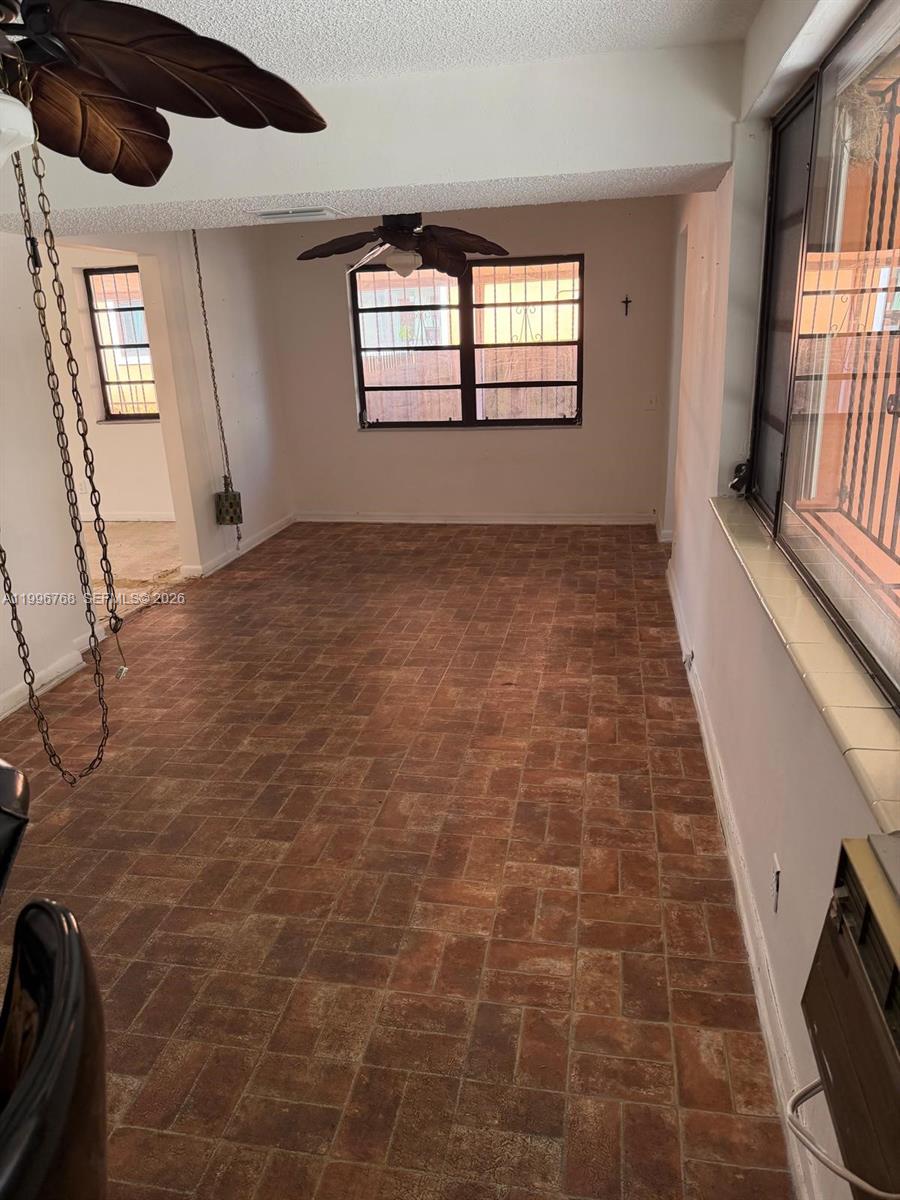 1185 W 32nd St Hialeah, FL 33012