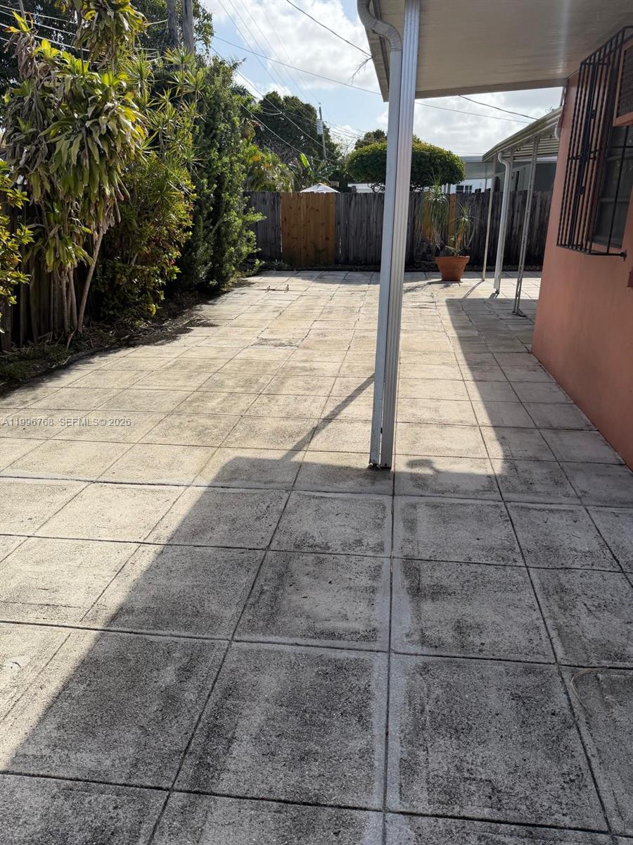 1185 W 32nd St Hialeah, FL 33012