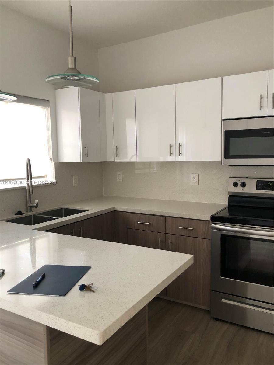 8432 NW 107th Ct #11-35 Doral, FL 33178