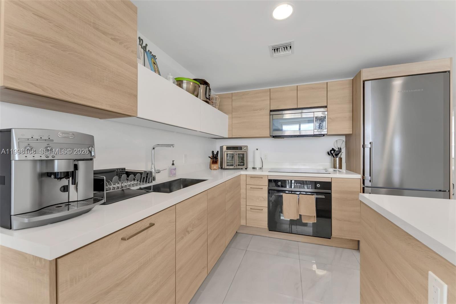 16385 Biscayne Blvd #1819 North Miami Beach, FL 33160
