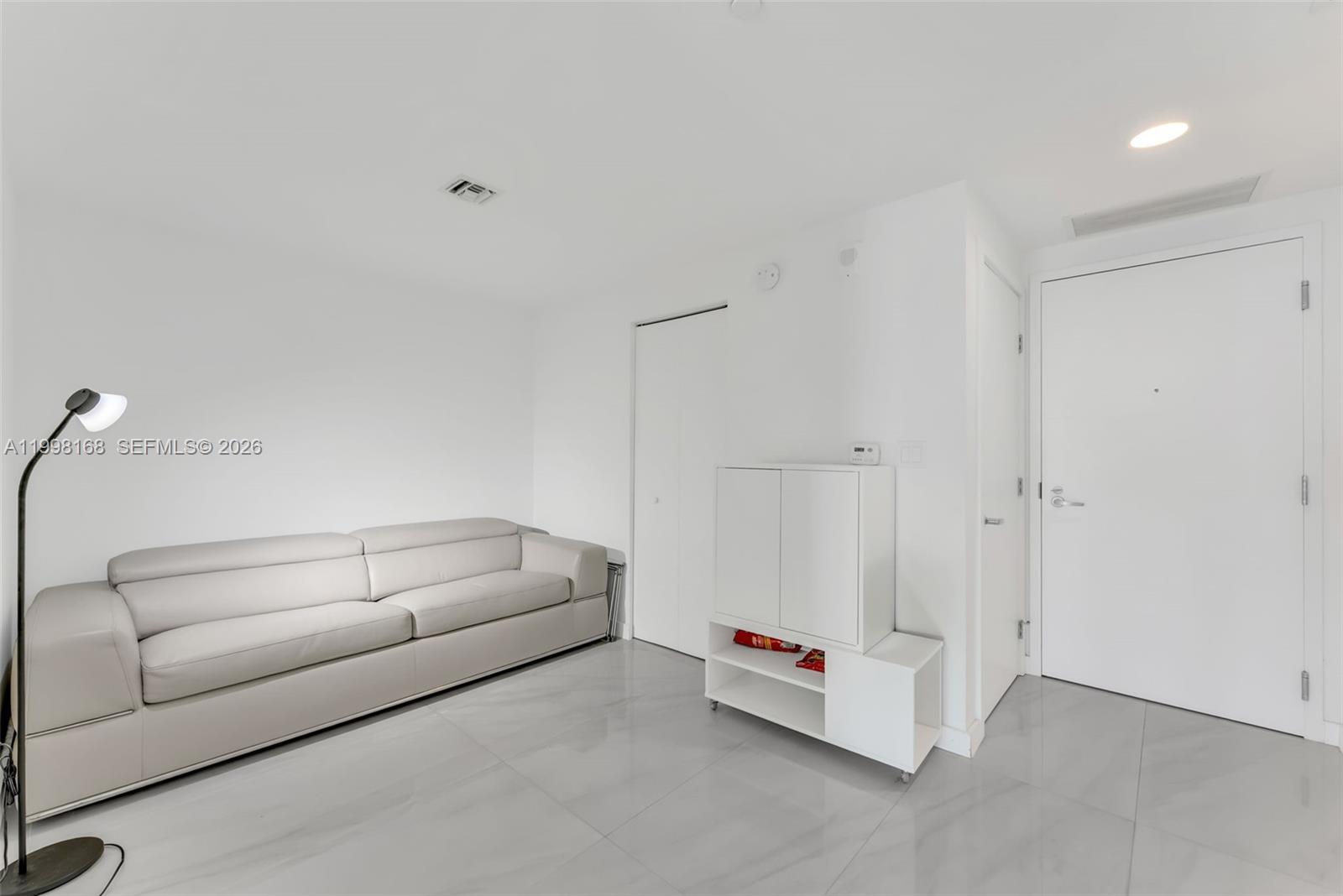 16385 Biscayne Blvd #1819 North Miami Beach, FL 33160