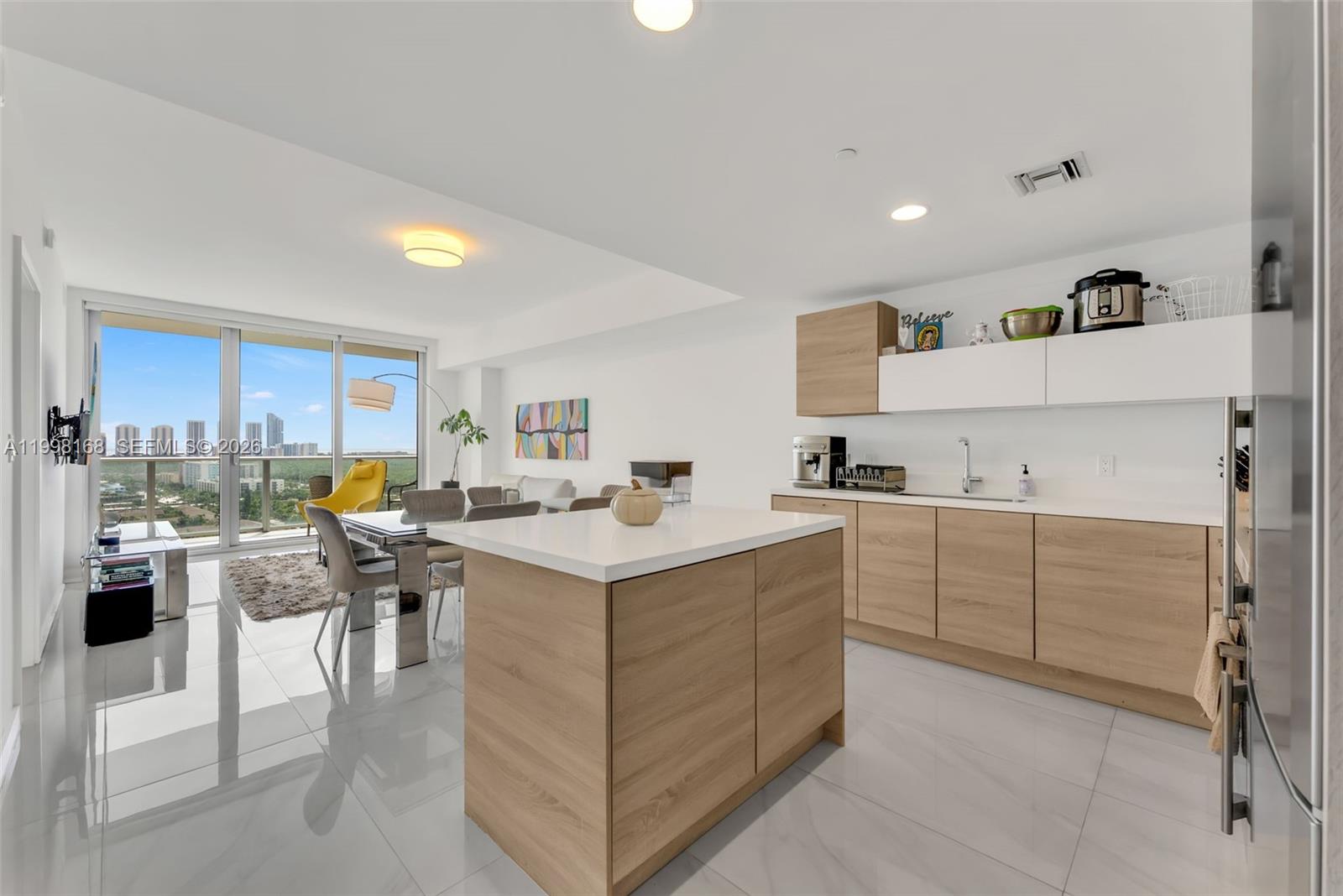 16385 Biscayne Blvd #1819 North Miami Beach, FL 33160