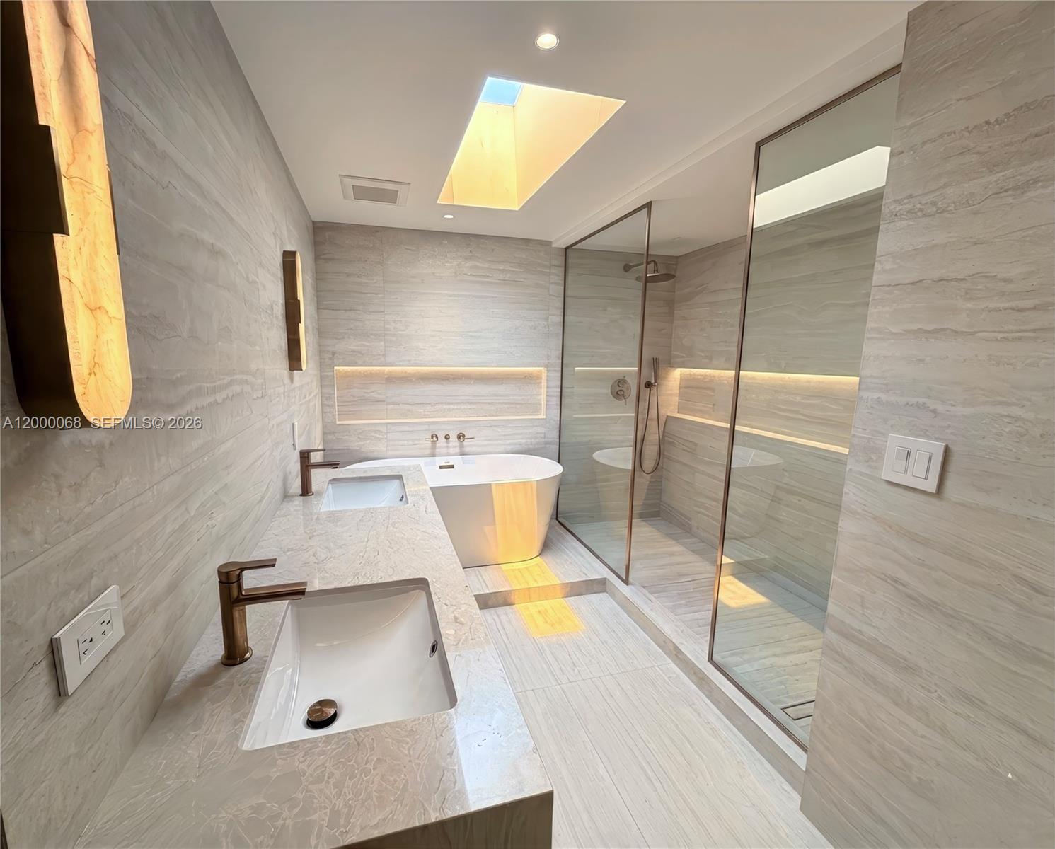 12600 Ixora Rd North Miami, FL 33181