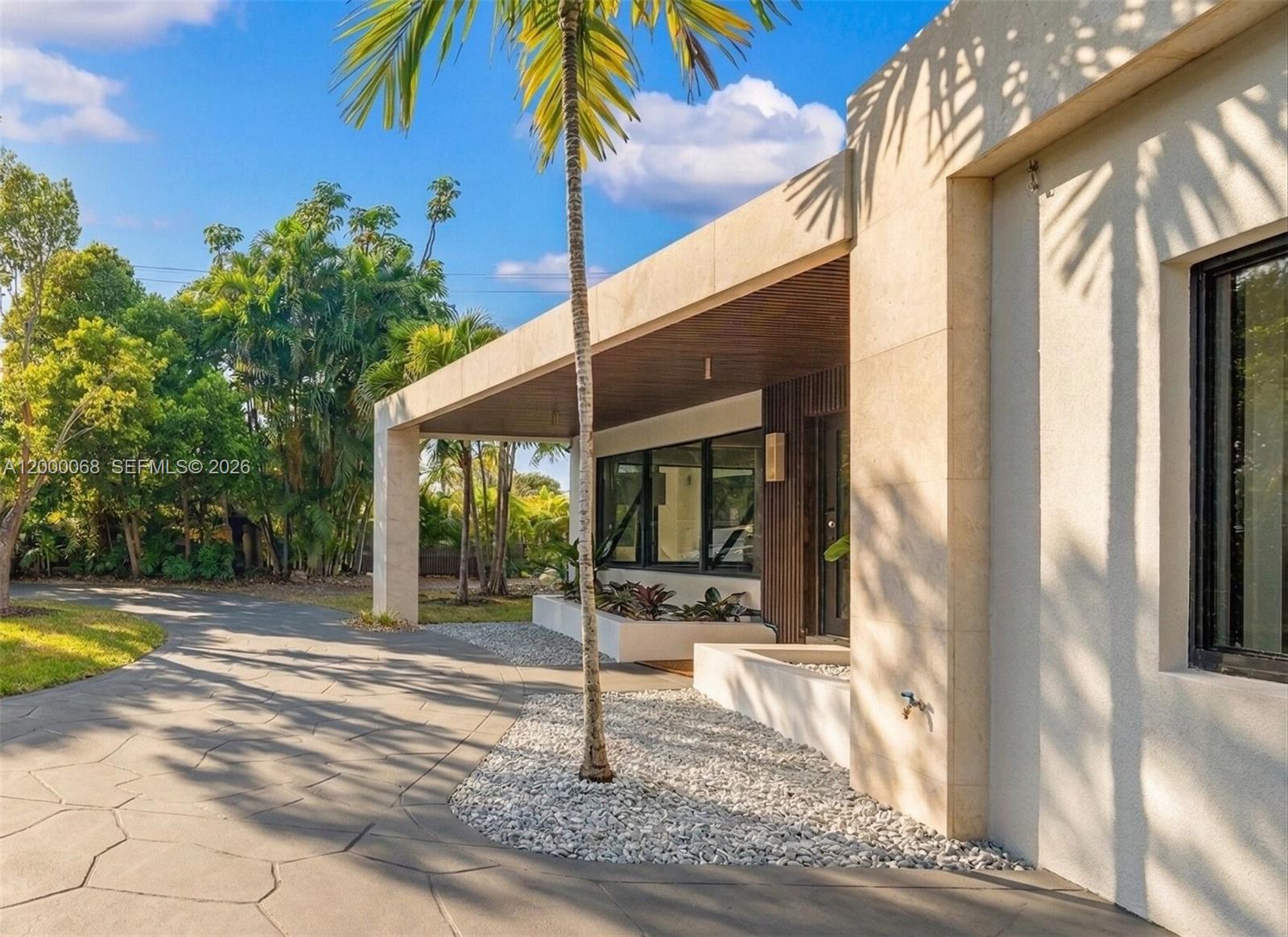 12600 Ixora Rd North Miami, FL 33181