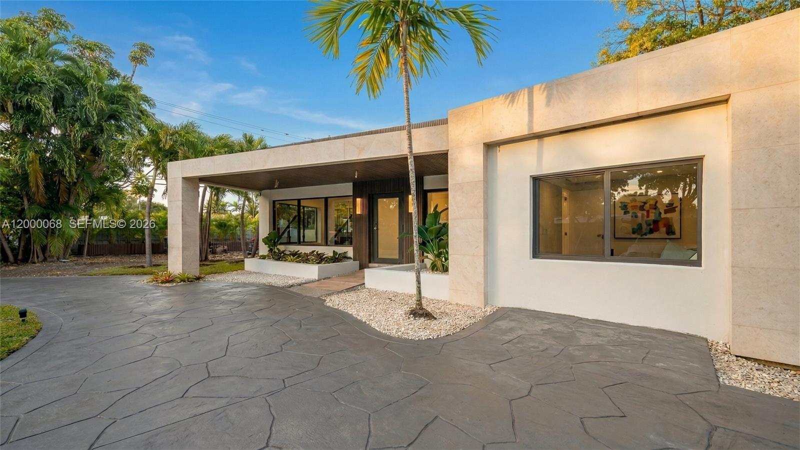 12600 Ixora Rd North Miami, FL 33181