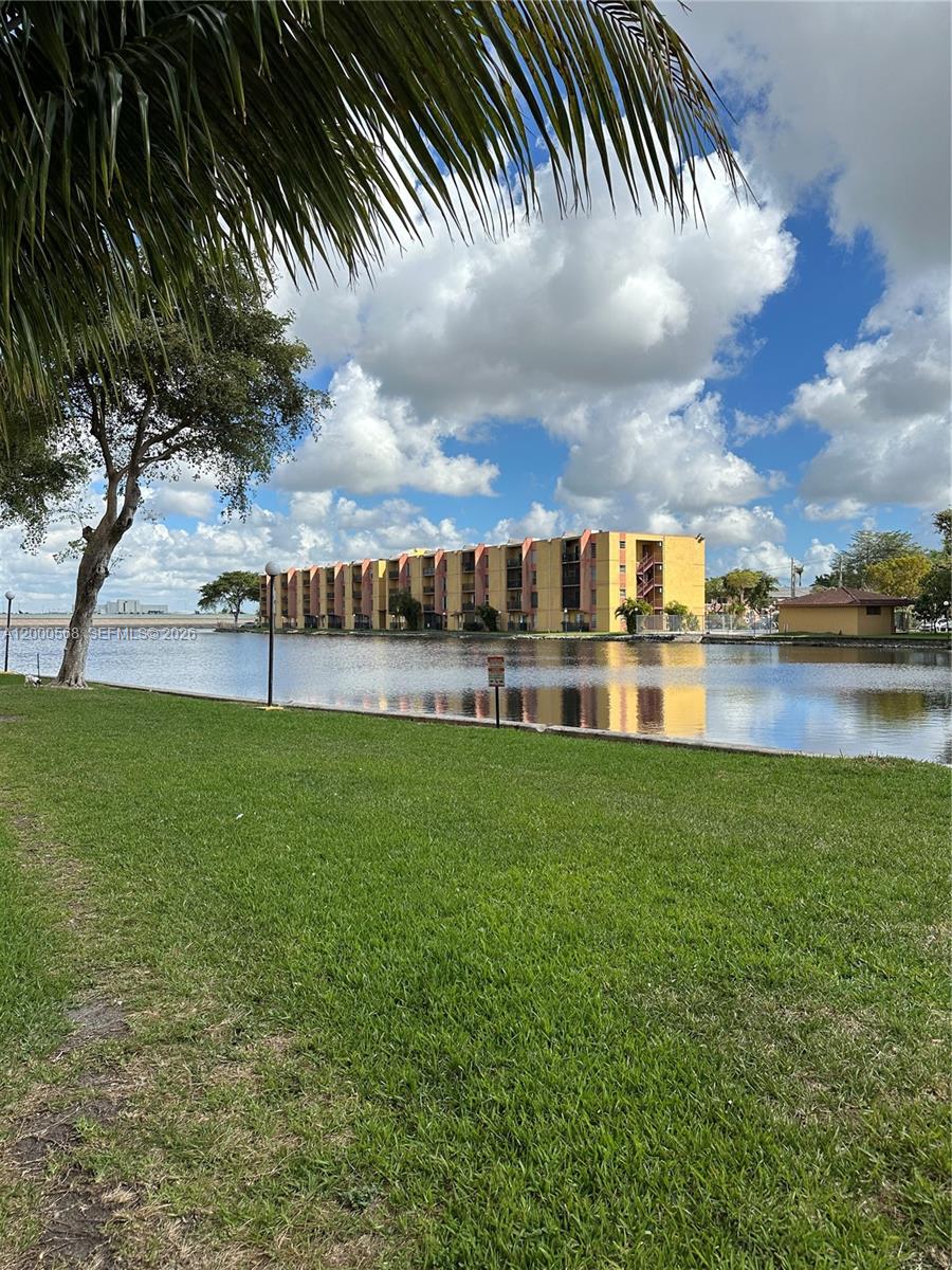 4717 NW 7th St #402-10