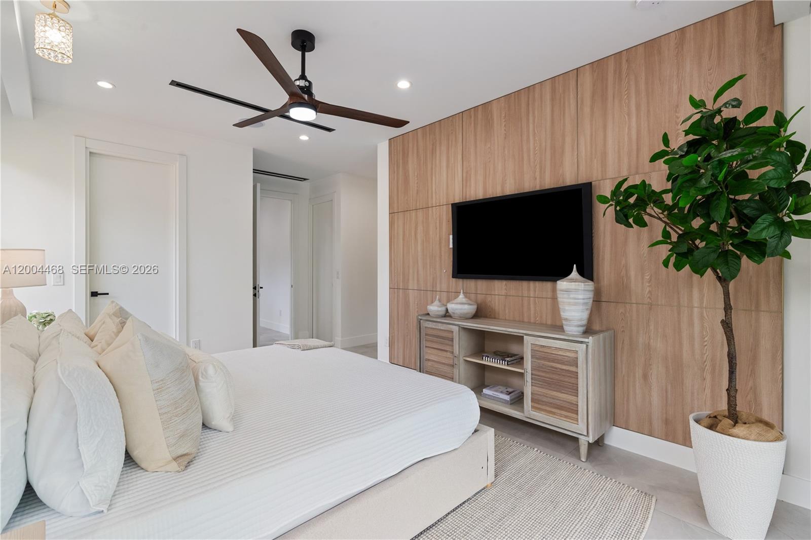 609 NE 8th Ave #B Fort Lauderdale, FL 33304