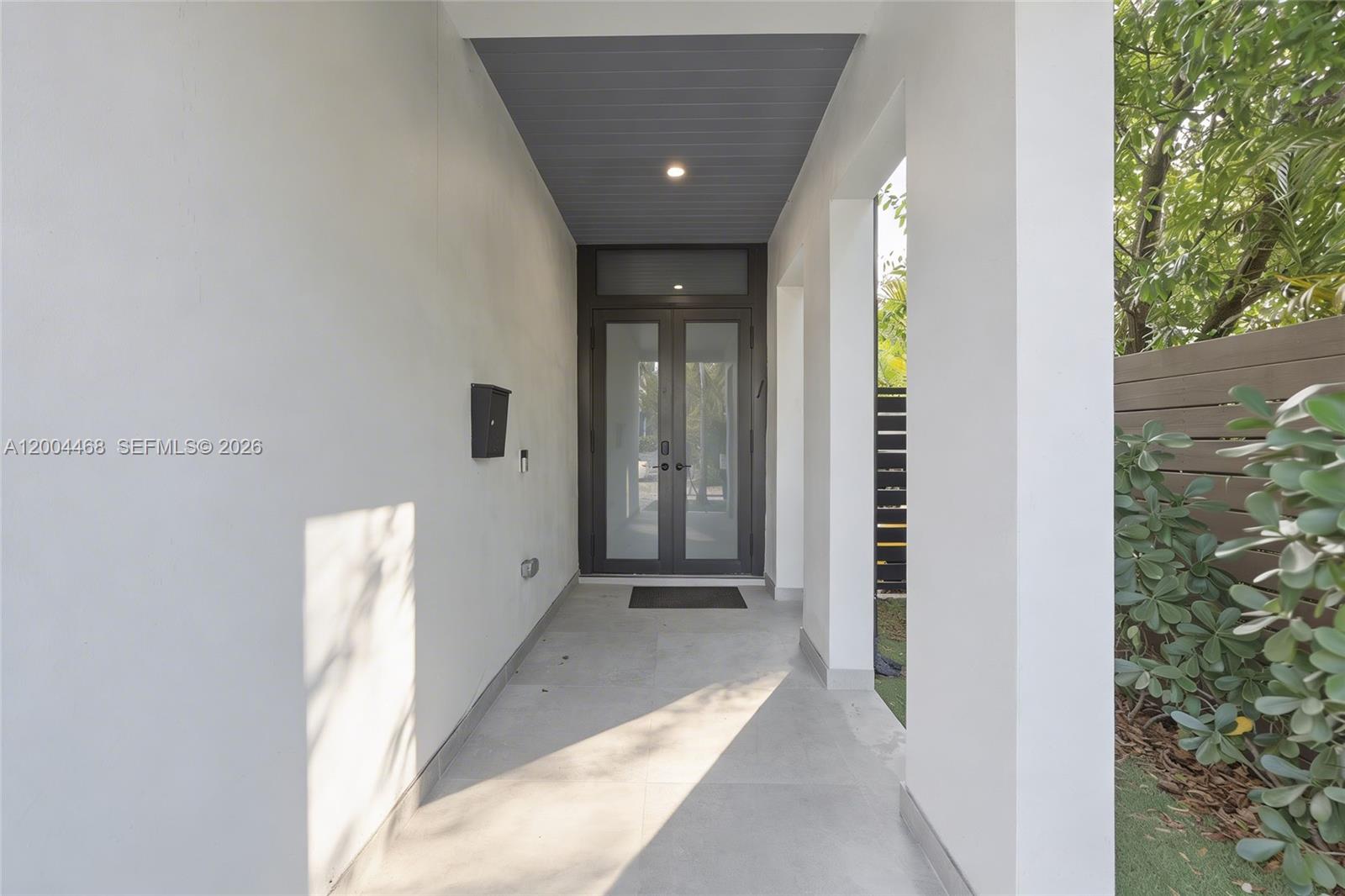 609 NE 8th Ave #B Fort Lauderdale, FL 33304