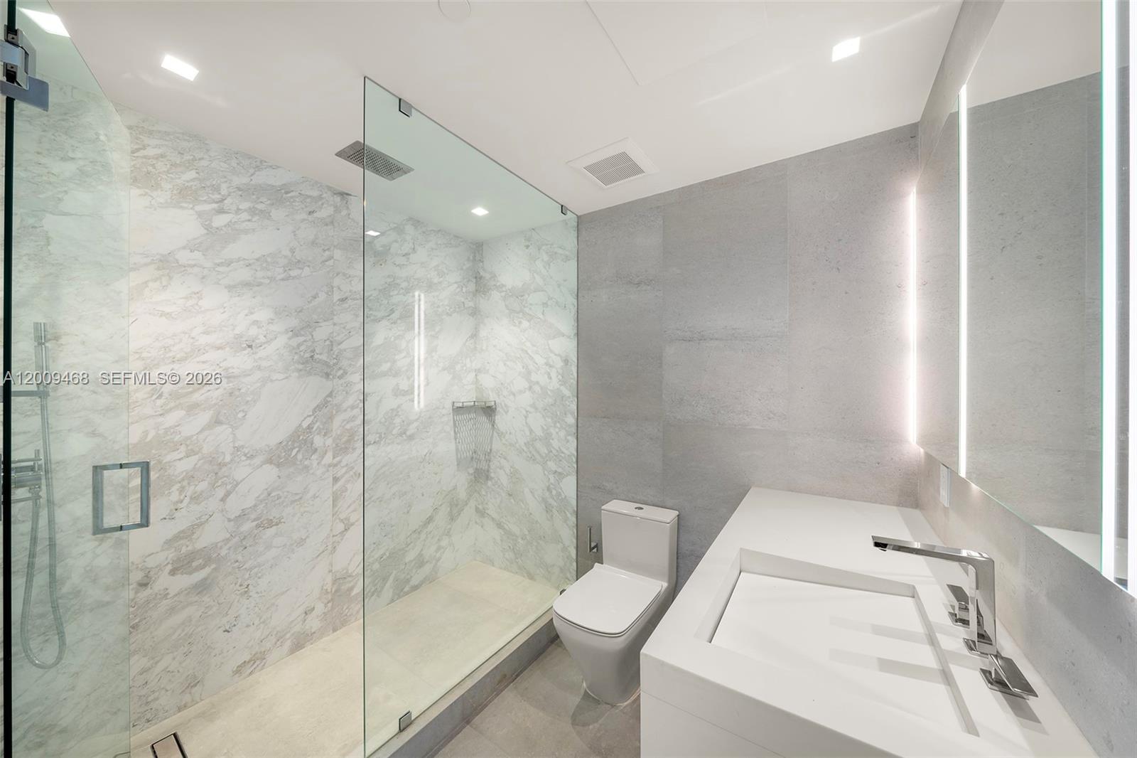100 S Pointe Dr #1206 Miami Beach, FL 33139