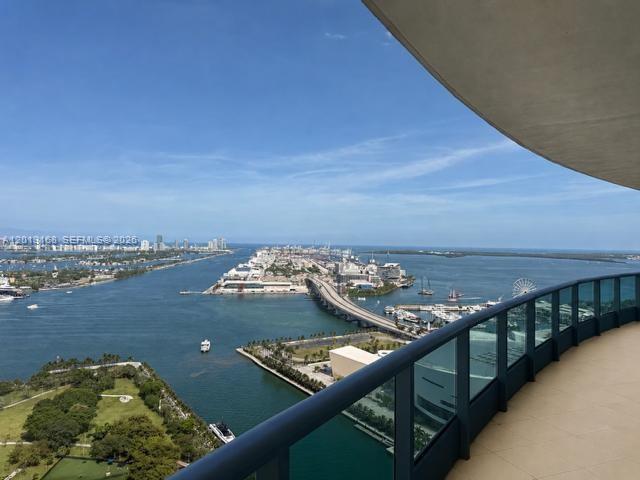900 Biscayne Blvd #4006