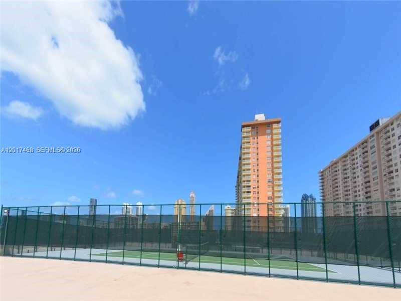 image Winston Towers 50017