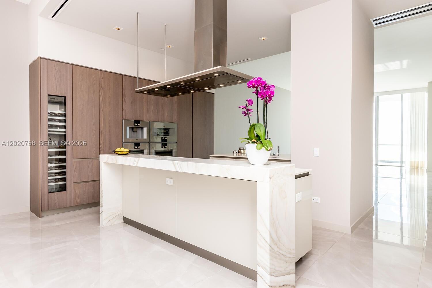 18501 E Collins #1503 Sunny Isles Beach, FL 33160