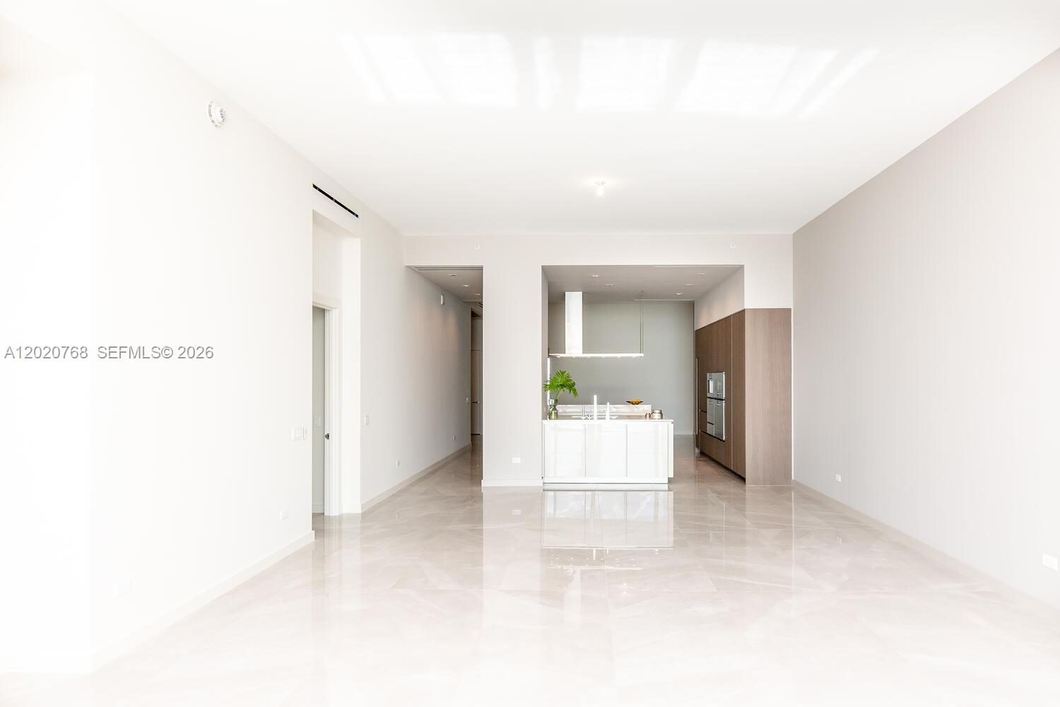 18501 E Collins #1503 Sunny Isles Beach, FL 33160