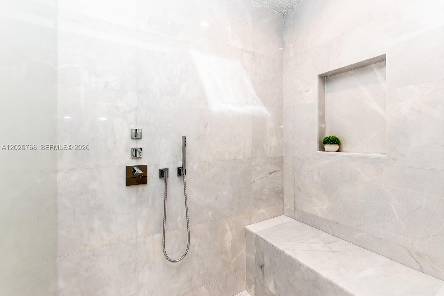 18501 E Collins #1503 Sunny Isles Beach, FL 33160